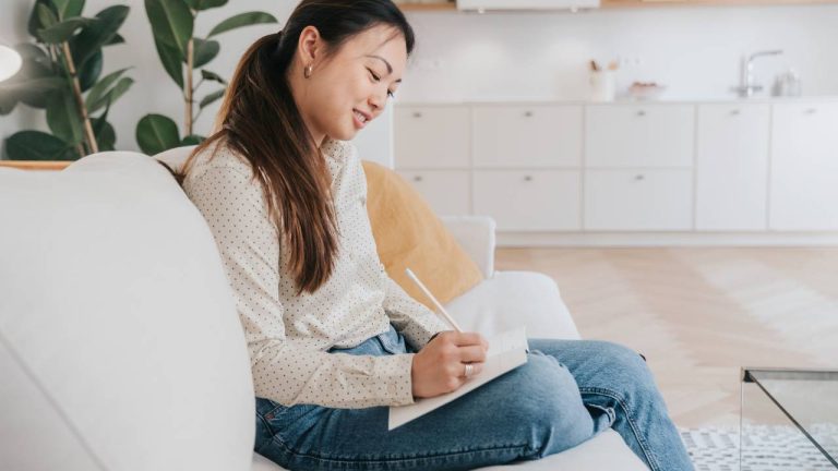 Top Inspirational Journals for Women to Boost Confidence